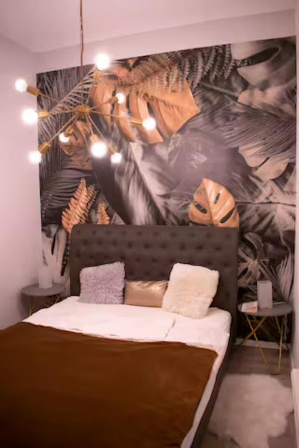 Elegant Stylish Modern Downtown Home Next 2 Danube Boedapest Buitenkant foto