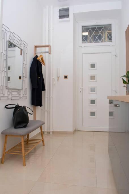Elegant Stylish Modern Downtown Home Next 2 Danube Boedapest Buitenkant foto