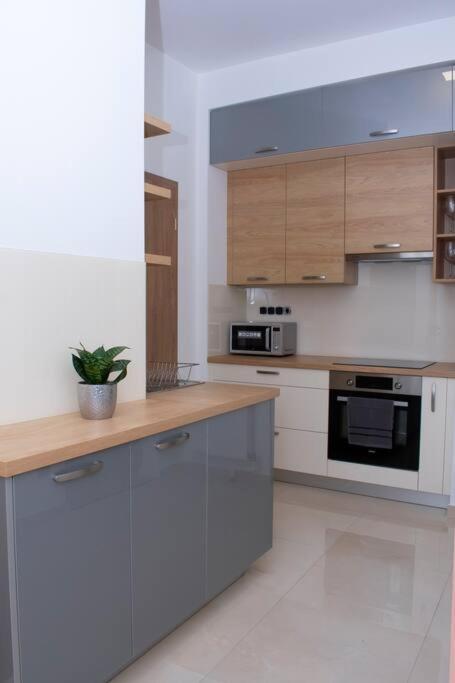 Elegant Stylish Modern Downtown Home Next 2 Danube Boedapest Buitenkant foto